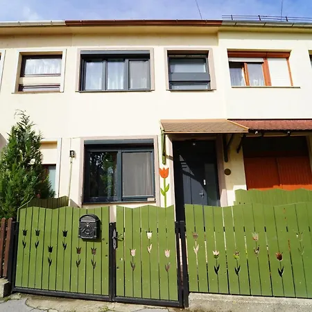 Tulip Home Apartman *