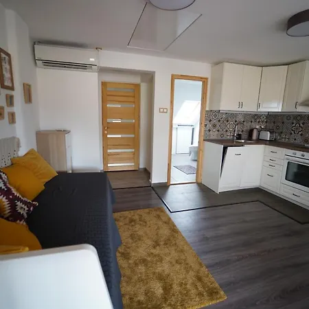 Tulip Home Apartman * Vac